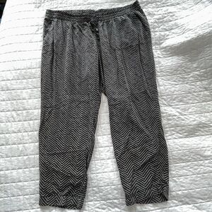 Old Navy Black Soft Pants Boho Print Ankle Cropped Lounge Bottoms Womens Size XL
